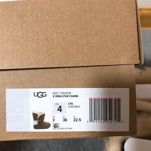 UGG Irina Star Charm boots - Picture 6 of 7